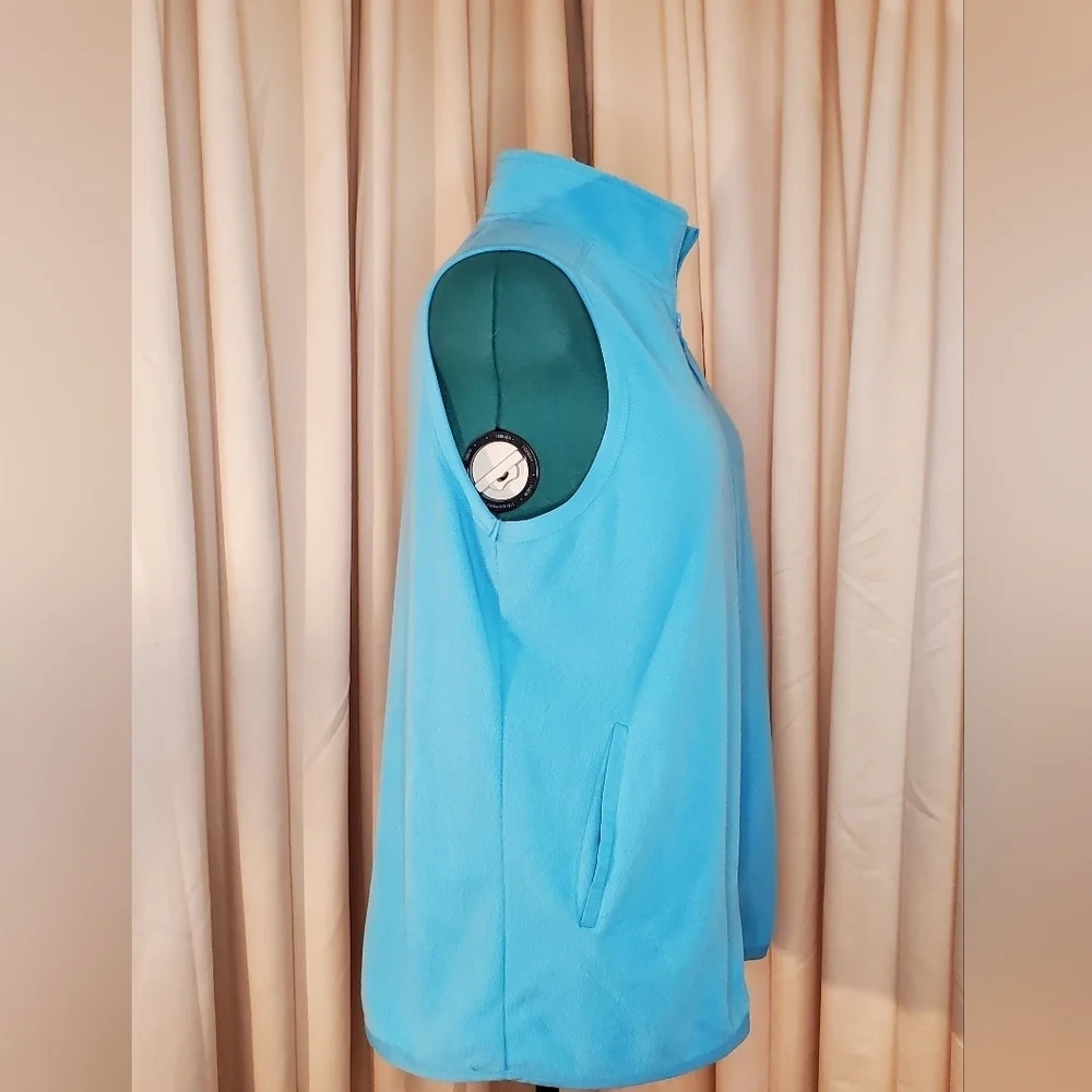 0118. NWOTs ~ Woman Within ~ Sky Blue ~ Fleece Vest w/ Pockets - Picture 4 of 11